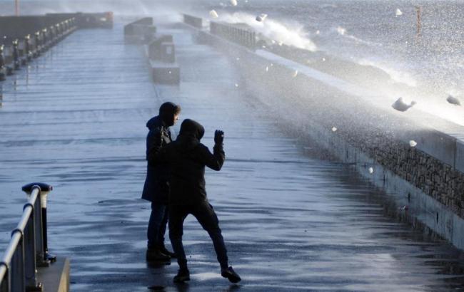 Ураган Элеонор продолжает наносить ущерб Европе